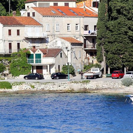 Apartments And Rooms By The Sea Racisce, Korcula - 4341 Eksteriør billede